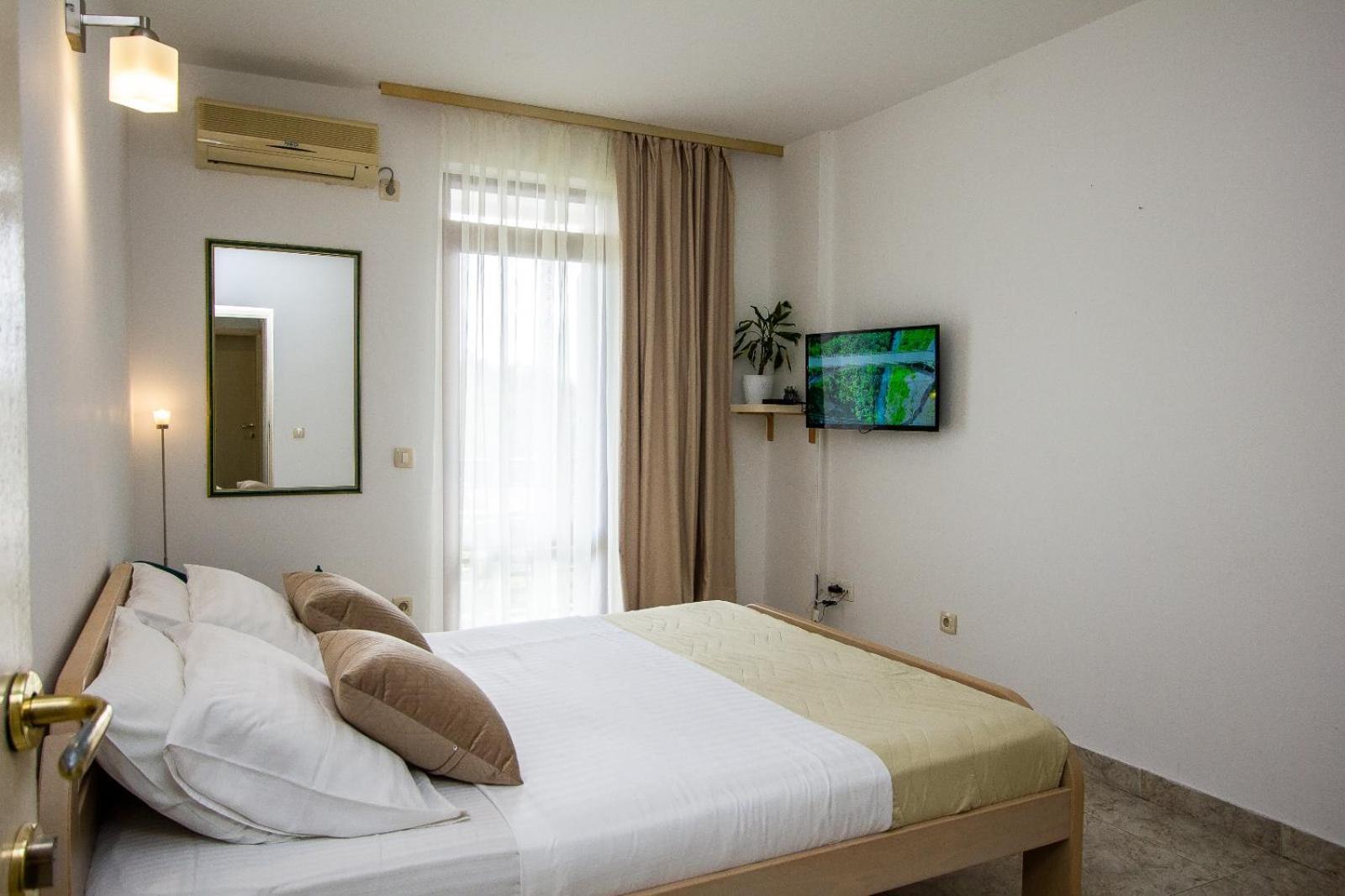 Apartments Ardura Petrovac ภายนอก รูปภาพ